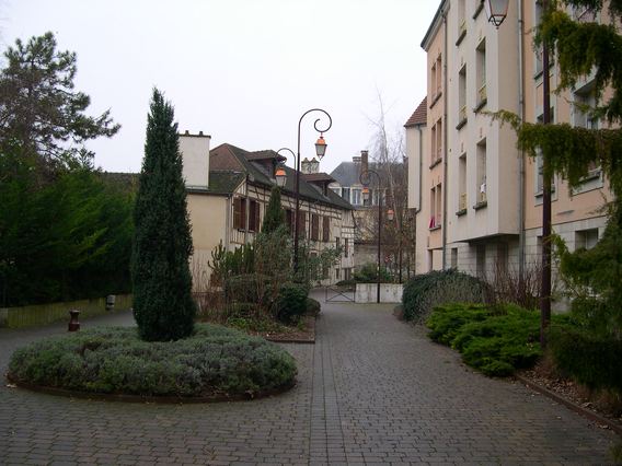  plantations au sein d'un ensemble de petits immeubles d'habitation, quartier de la cathédrale